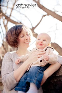 family portraits, mom and baby, spring portraits