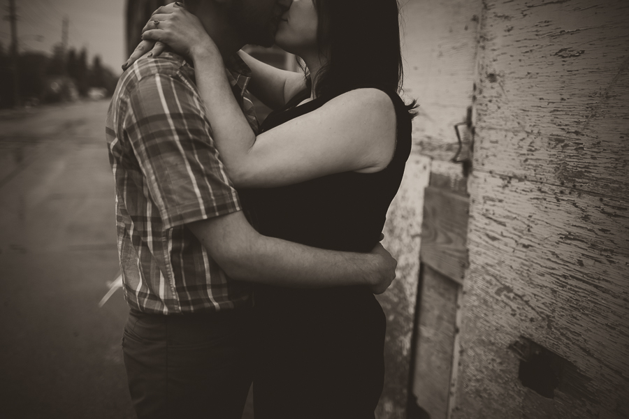 rainy engagement photos, port hope engagement photography, engagement photographer ontario, engagement photographer peterborough, ash nayler photography, ash nayler, ontario wedding photographer