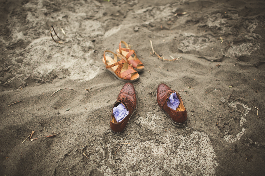 rainy engagement photos, port hope engagement photography, engagement photographer ontario, engagement photographer peterborough, ash nayler photography, ash nayler, ontario wedding photographer