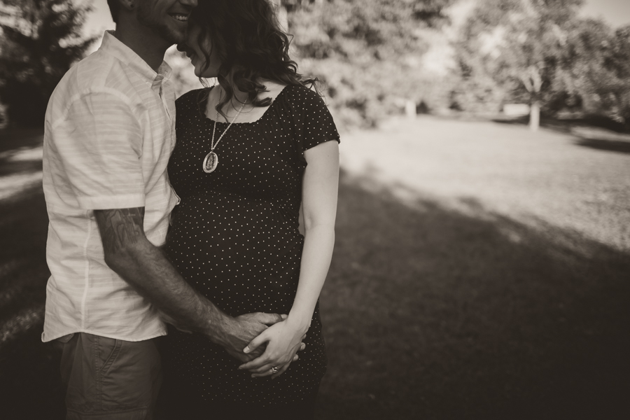 maternity photography peterborough ontario, ash nayler photography, ontario maternity photography, peterborough portrait photographer