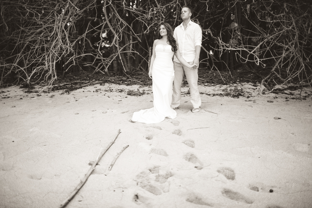 beach wedding photographer hawaii oahu