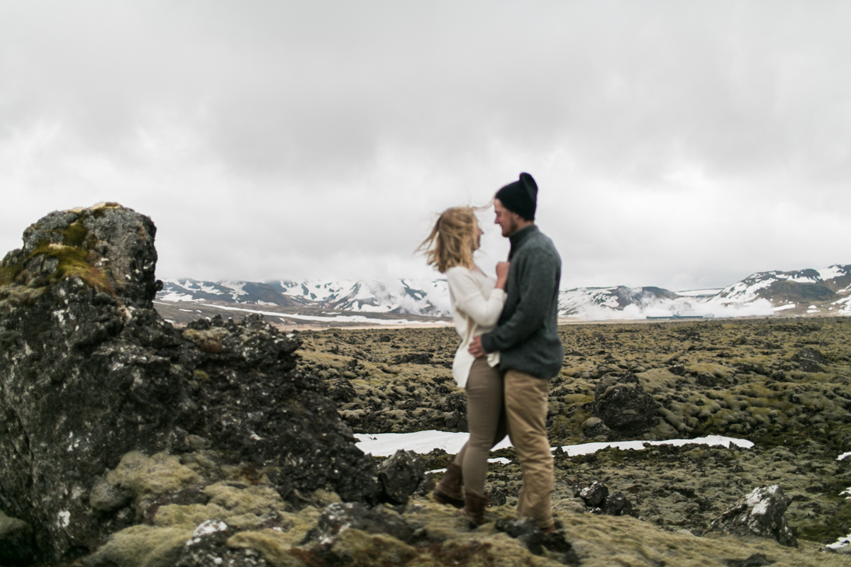 iceland couples photo golden circle