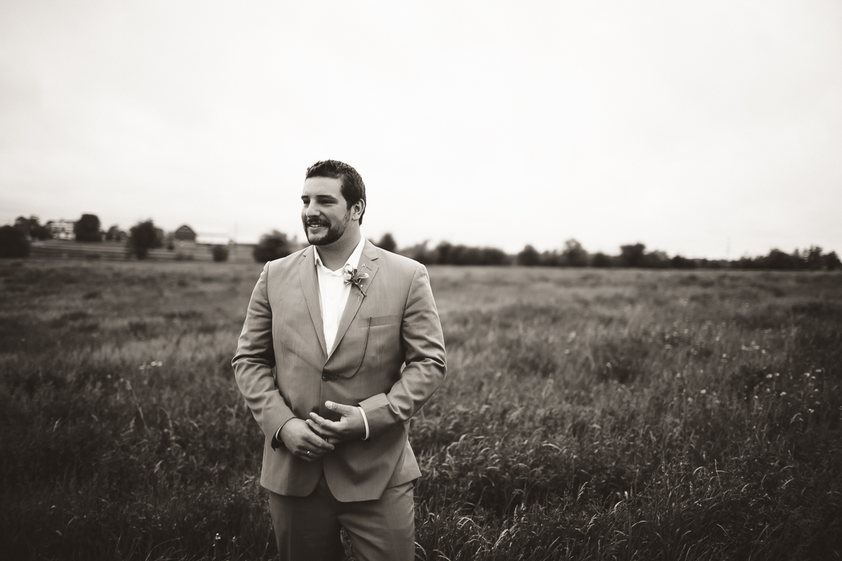 groom portraits feild