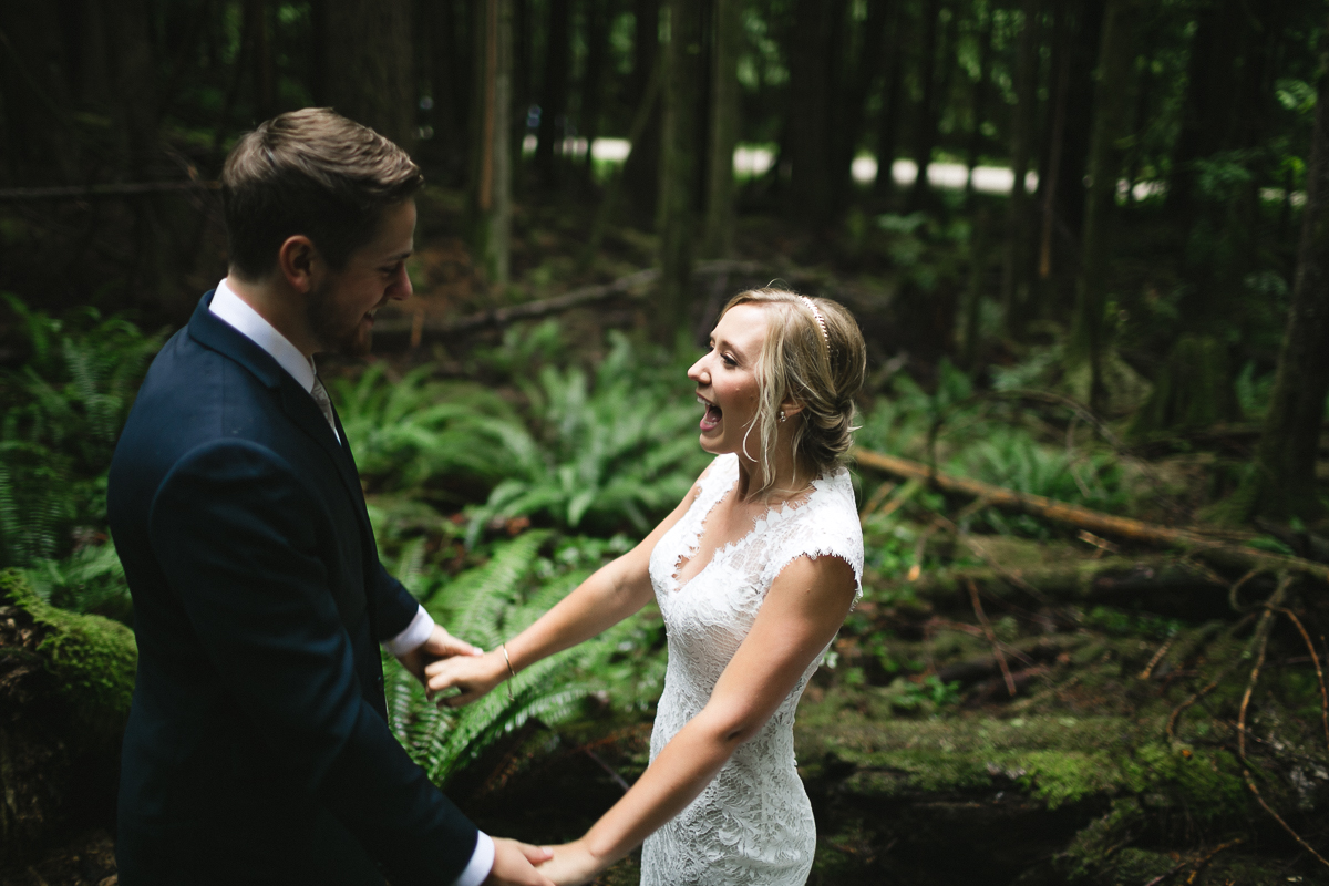 sunshine coast elopement-first kiss