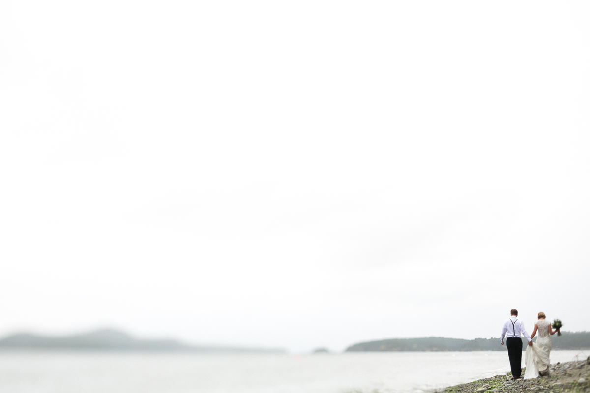 sunshine coast elopement-bride and groom coast