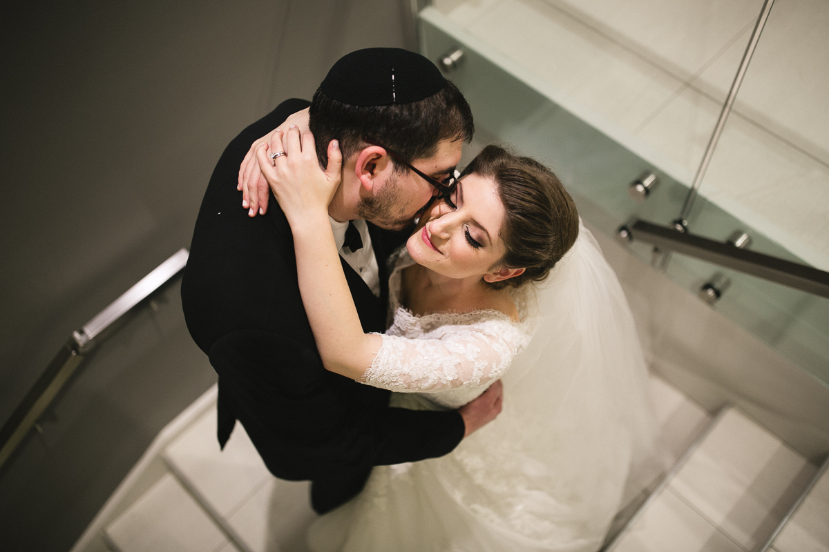 bride and groom jewish wedding toronto