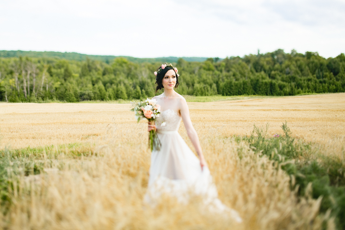 south pond farm bride in feild