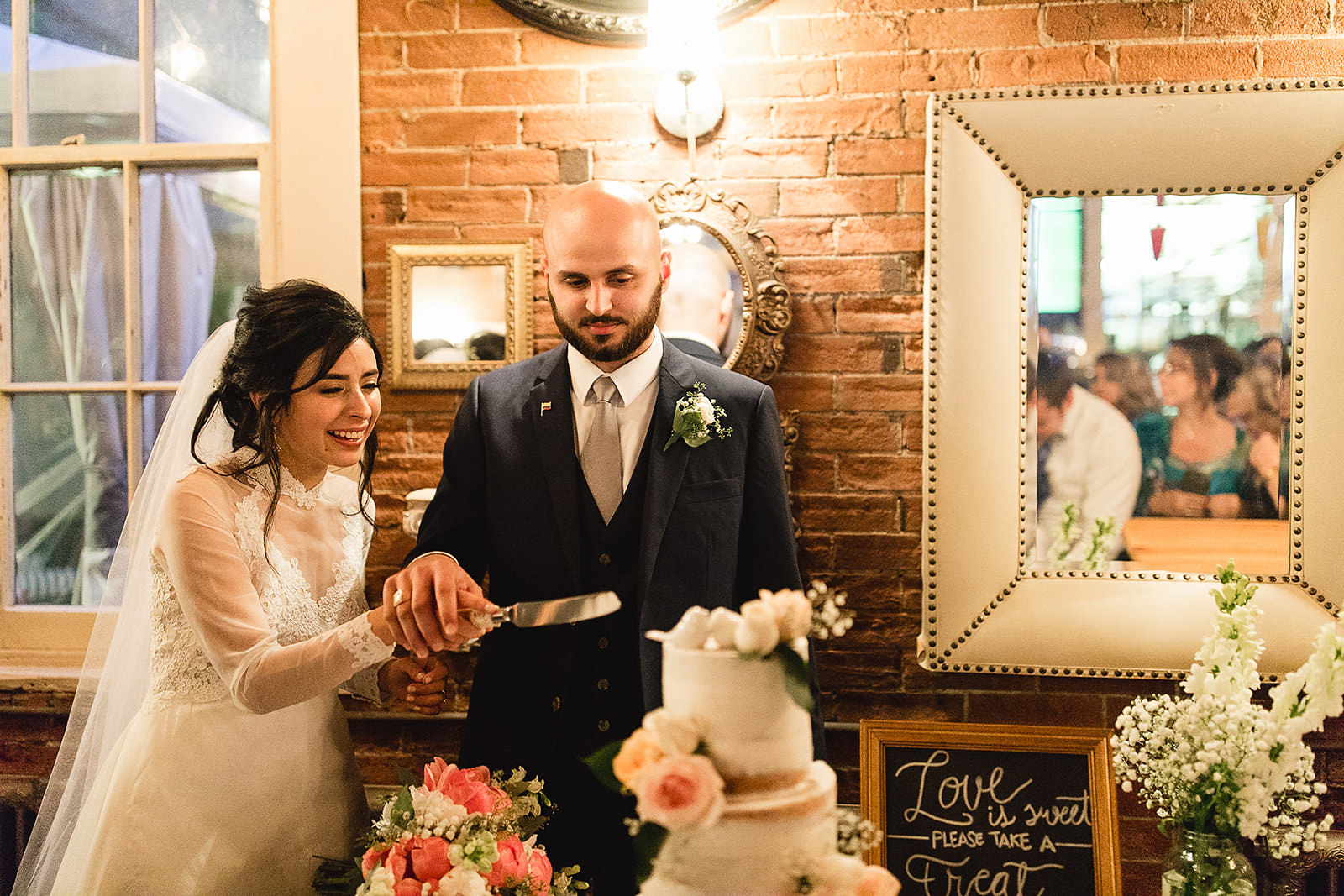 Cake cutting at Caffino