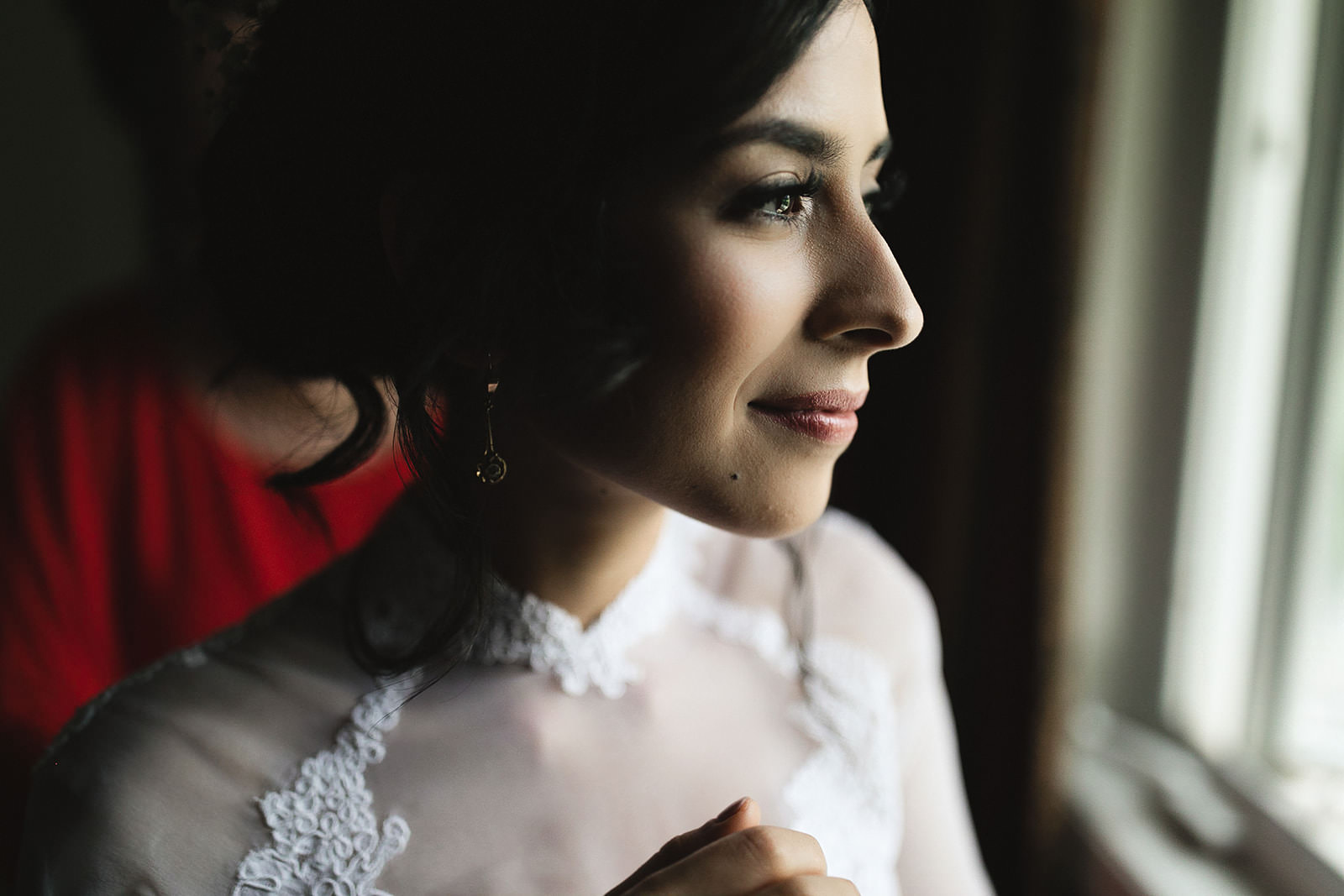 Toronto Wedding Bride getting ready 