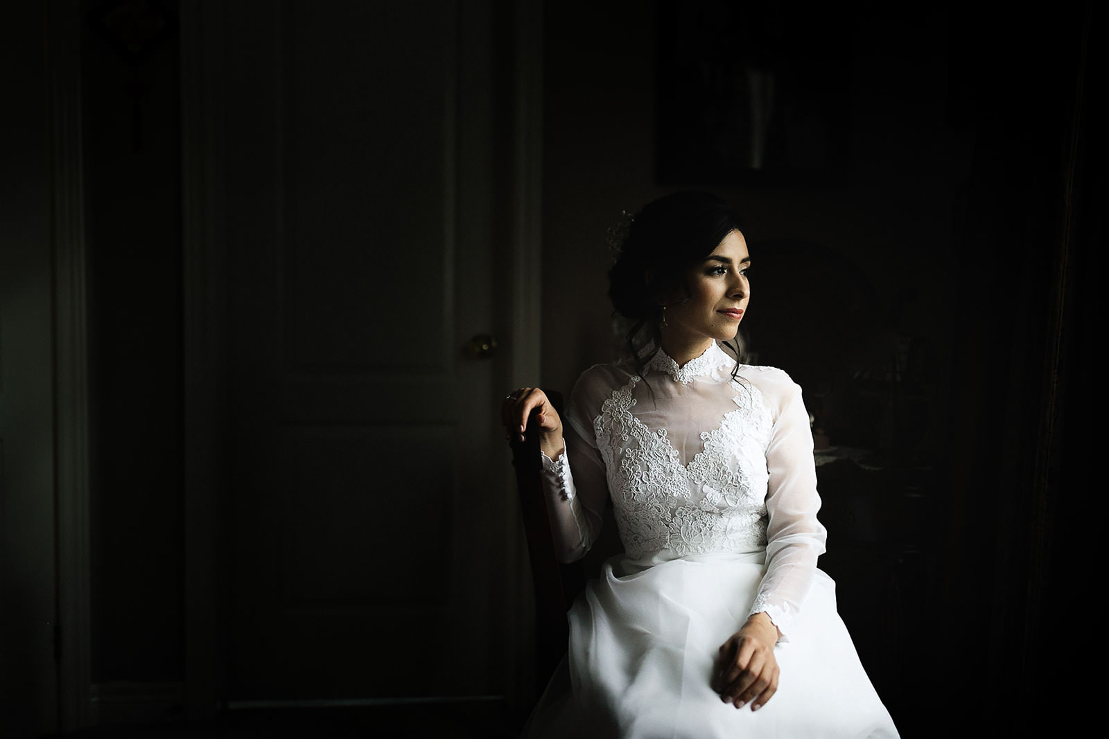 Toronto Wedding Bride getting ready 