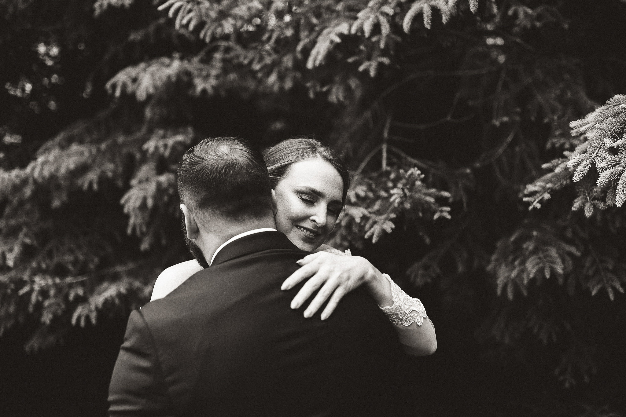 forest first look bride and groom