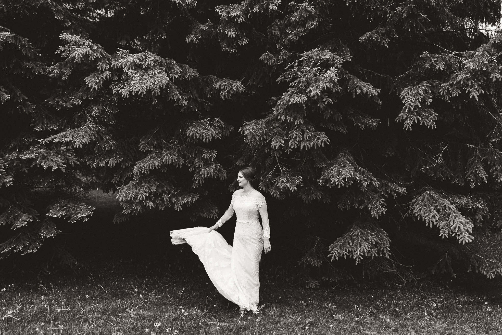 bride and groom portraits