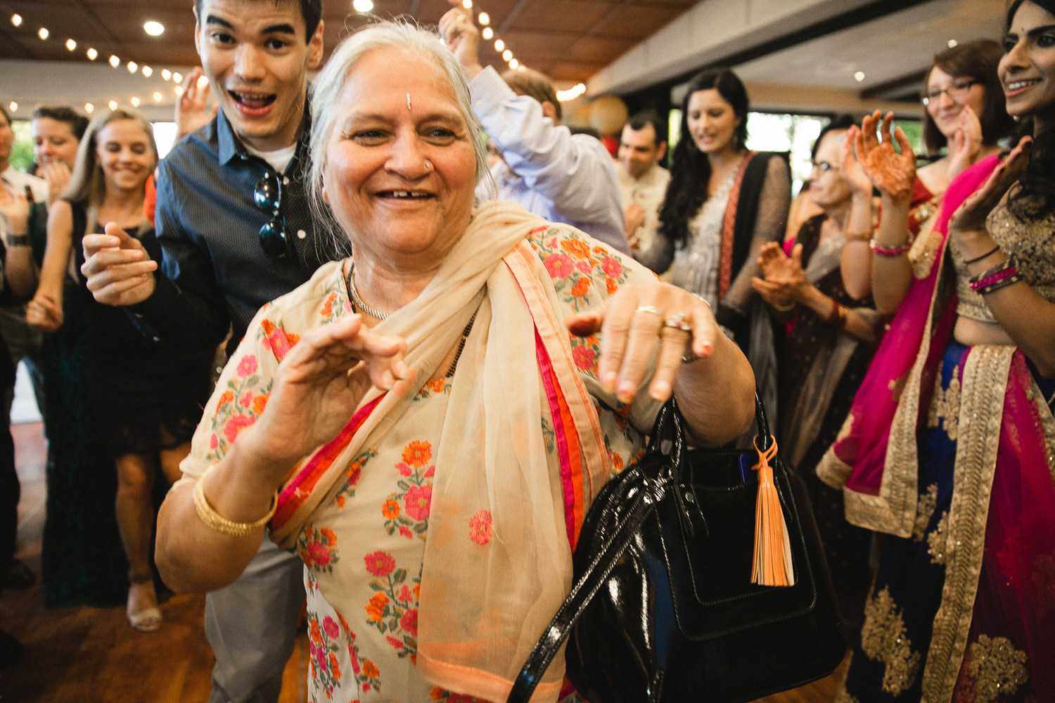 indian wedding photography dancing