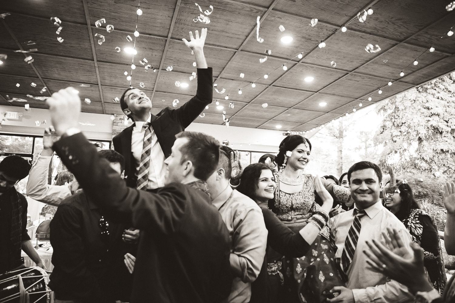 indian wedding photography dancing